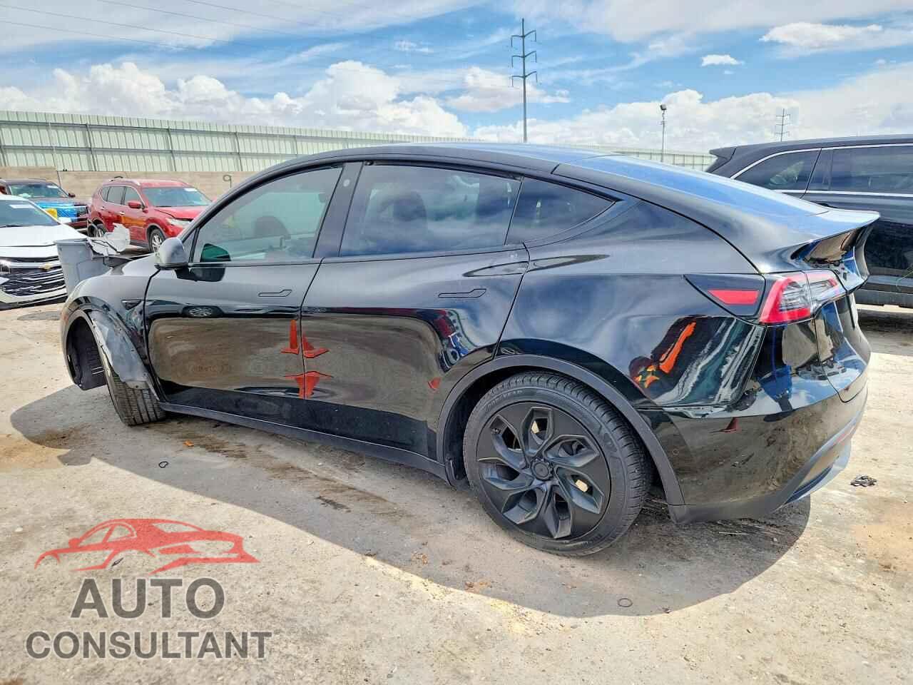 TESLA MODEL Y 2021 - 5YJYGAEE4MF113143