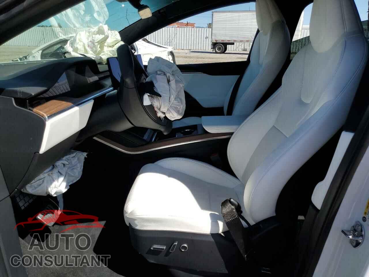 TESLA MODEL X 2023 - 7SAXCBE52PF400744