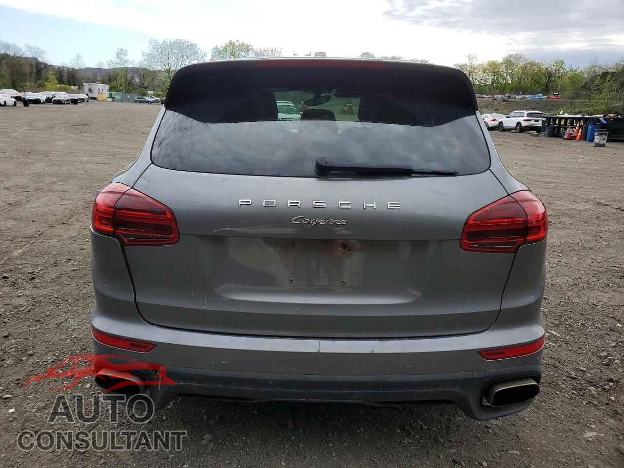 PORSCHE CAYENNE 2018 - WP1AA2A25JKA04739