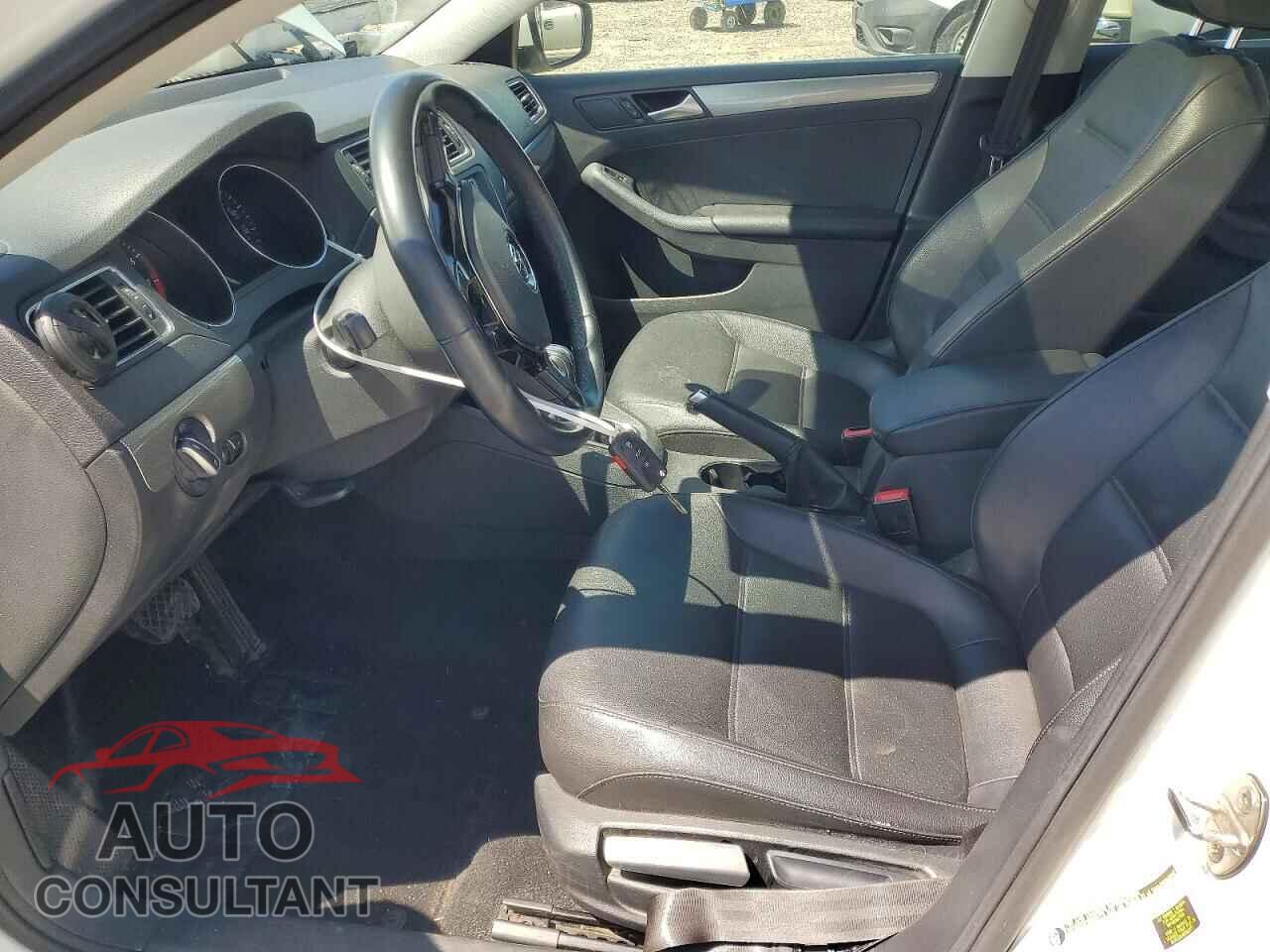 VOLKSWAGEN JETTA 2017 - 3VWDB7AJ3HM363460