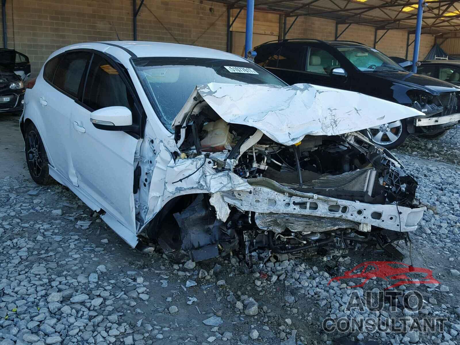 FORD FOCUS 2015 - 1FADP3K28FL344878