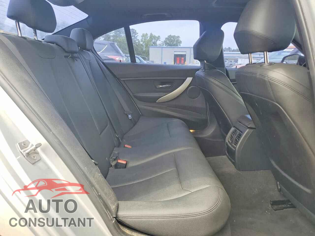 BMW 3 SERIES 2016 - WBA8E1G53GNU10197