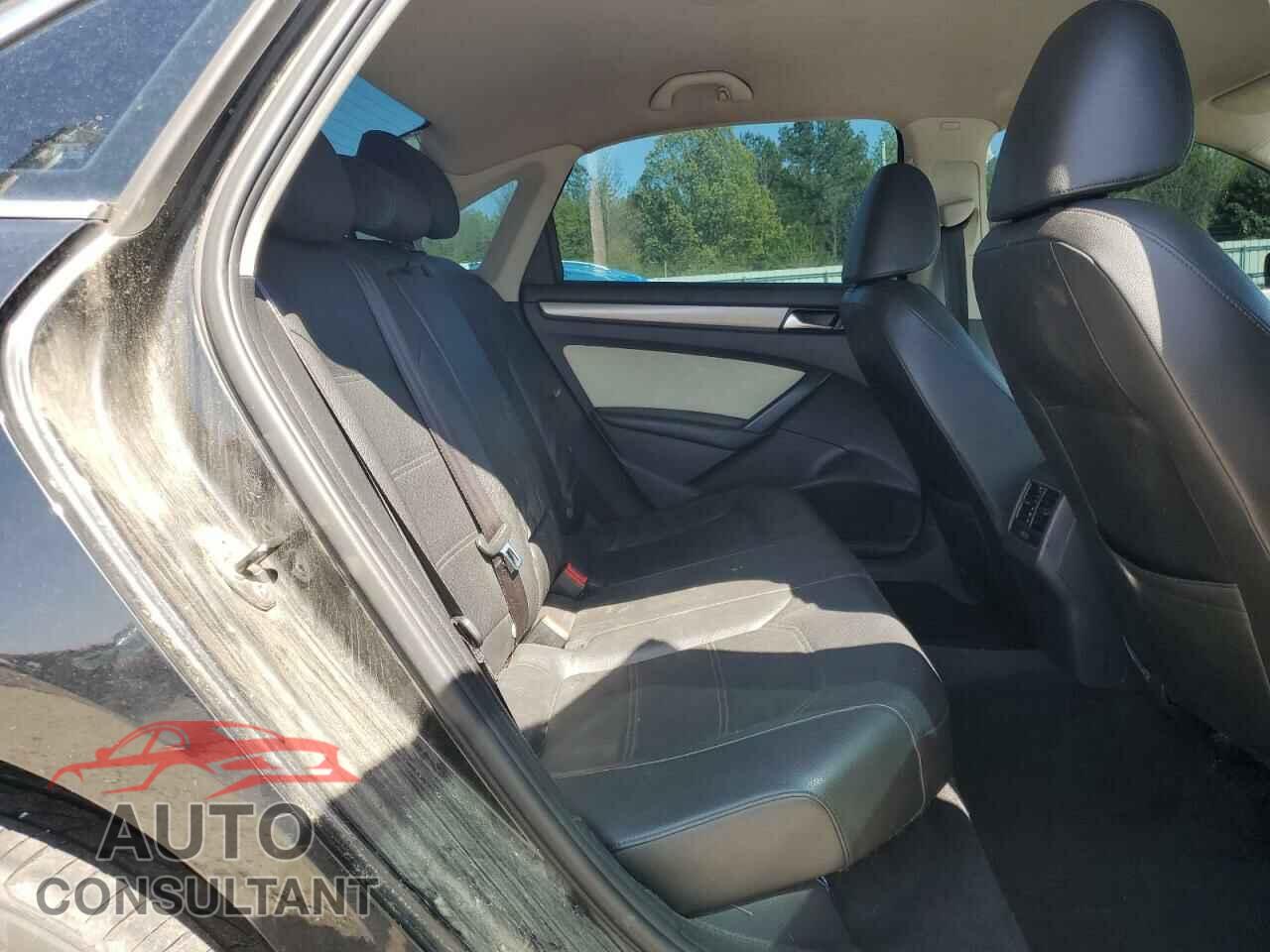VOLKSWAGEN PASSAT 2014 - 1VWBP7A30EC002601