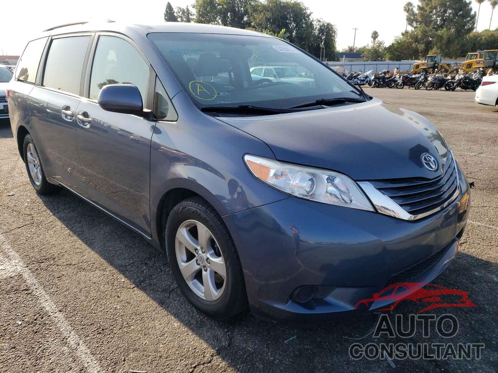 TOYOTA SIENNA 2017 - 5TDKZ3DC8HS804172