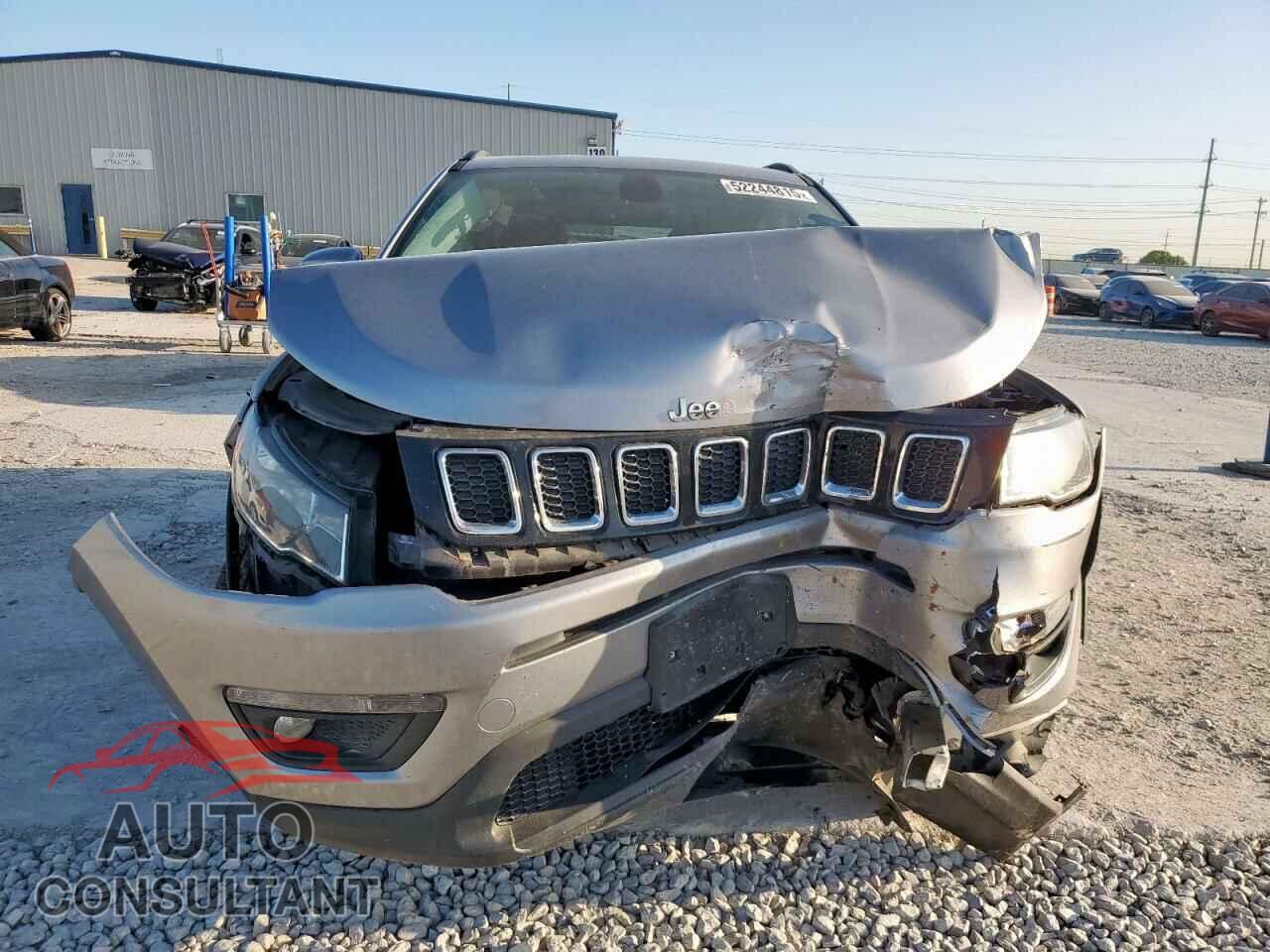 JEEP COMPASS 2018 - 3C4NJDBB7JT401817