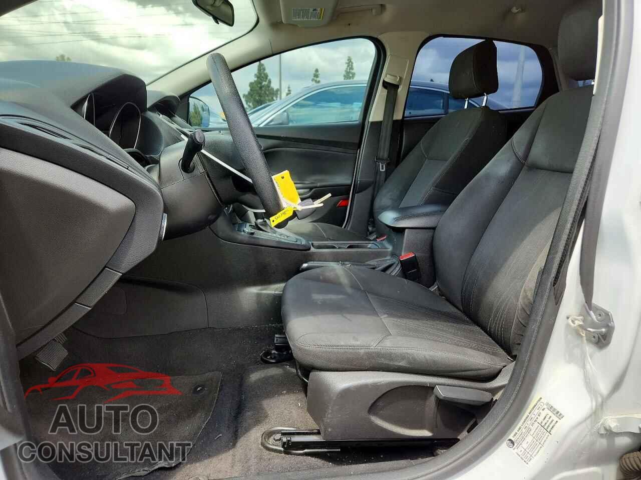 FORD FOCUS 2015 - 1FADP3F2XFL369484