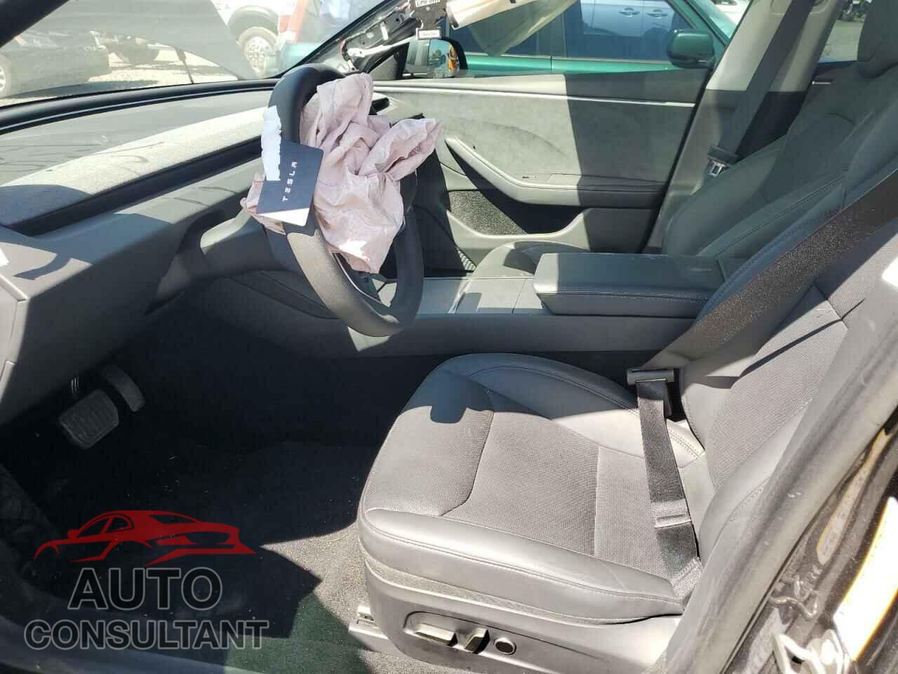 TESLA MODEL 3 2024 - 5YJ3E1EB1RF787568