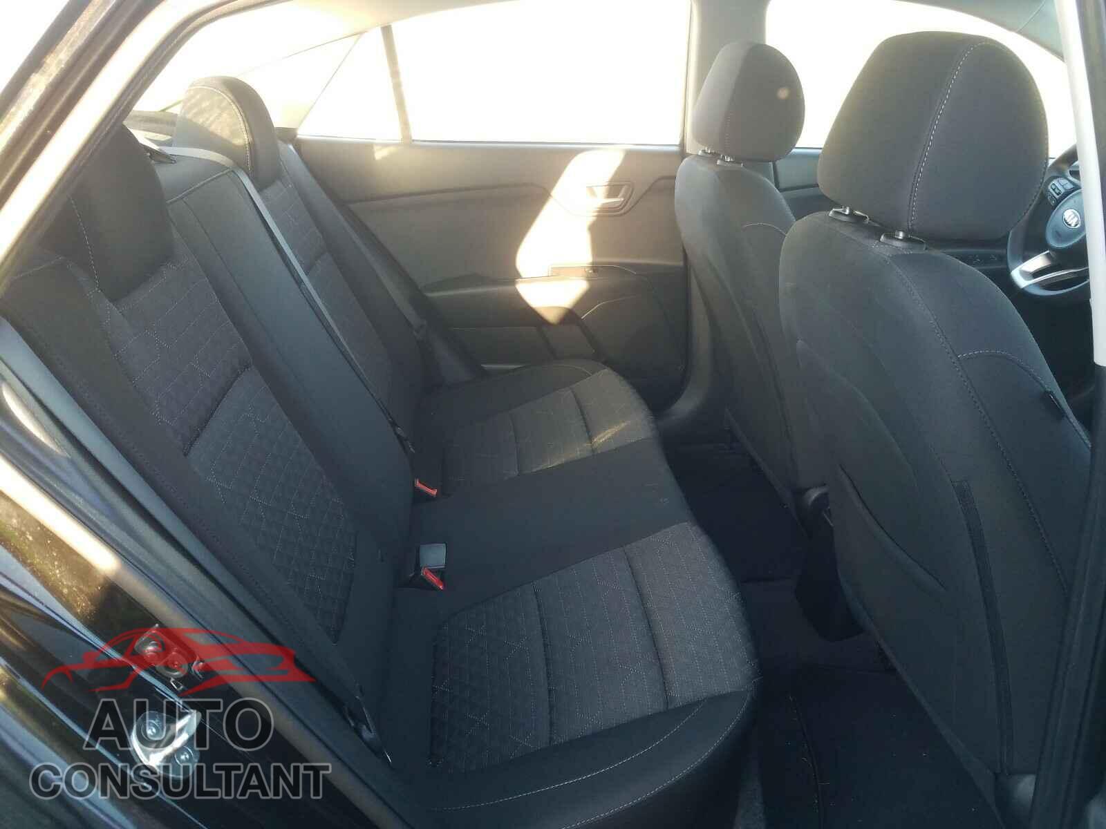 KIA RIO 2019 - 3KPA24AB5KE242573