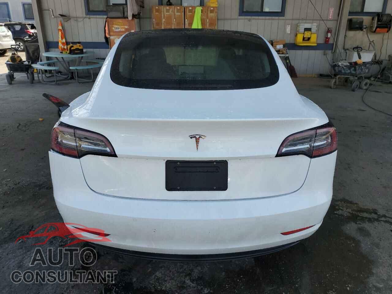 TESLA MODEL 3 2021 - 5YJ3E1EA0MF940389