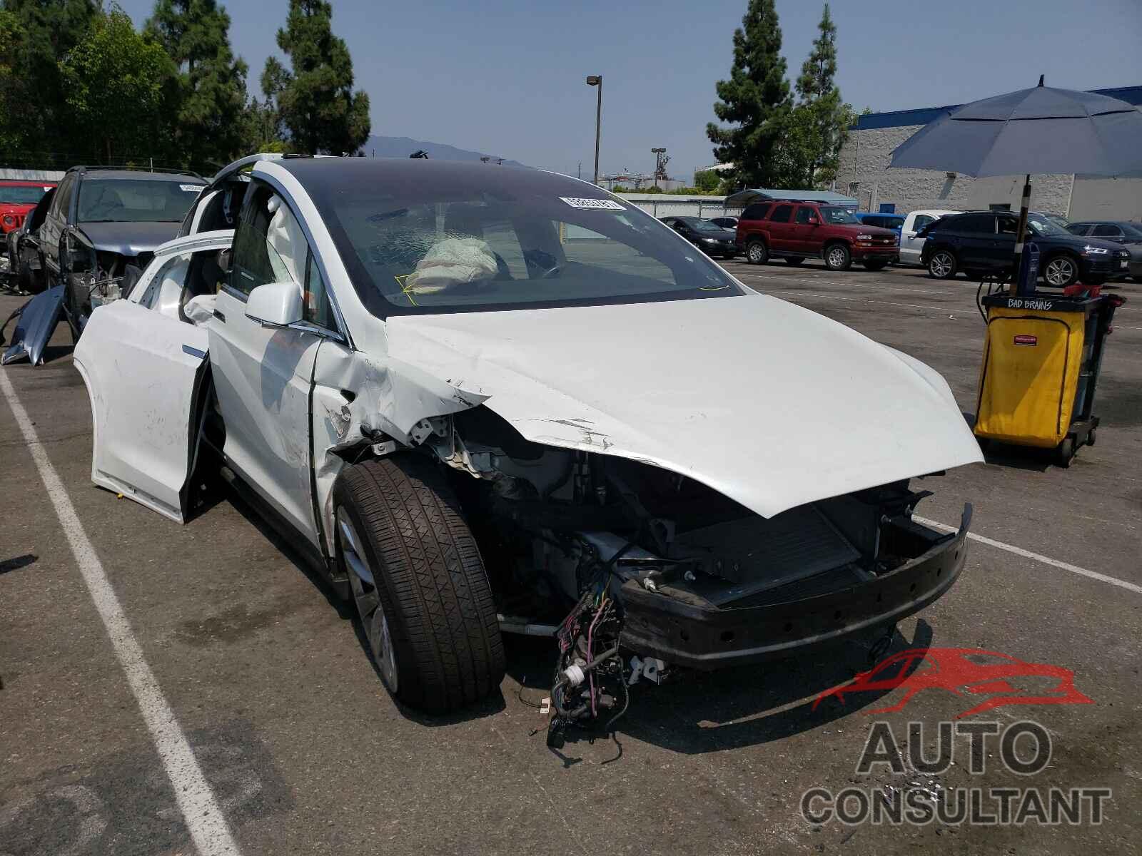 TESLA MODEL X 2016 - 5YJXCBE26GF018963