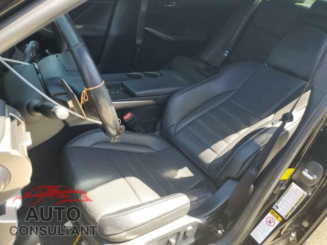 LEXUS IS 2016 - JTHBE1D2XG5026984