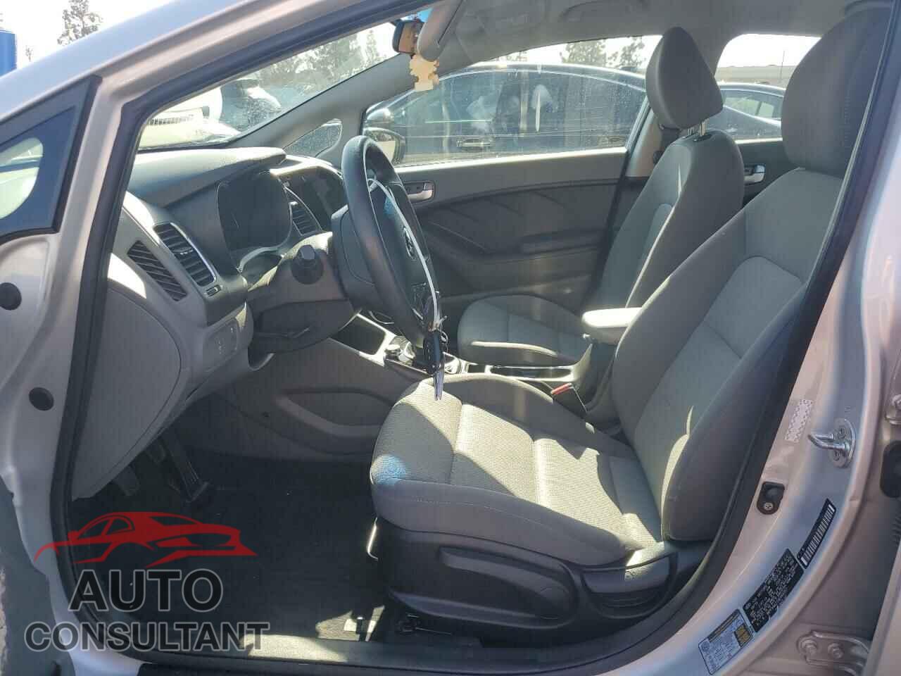 KIA FORTE 2017 - 3KPFK4A71HE048357