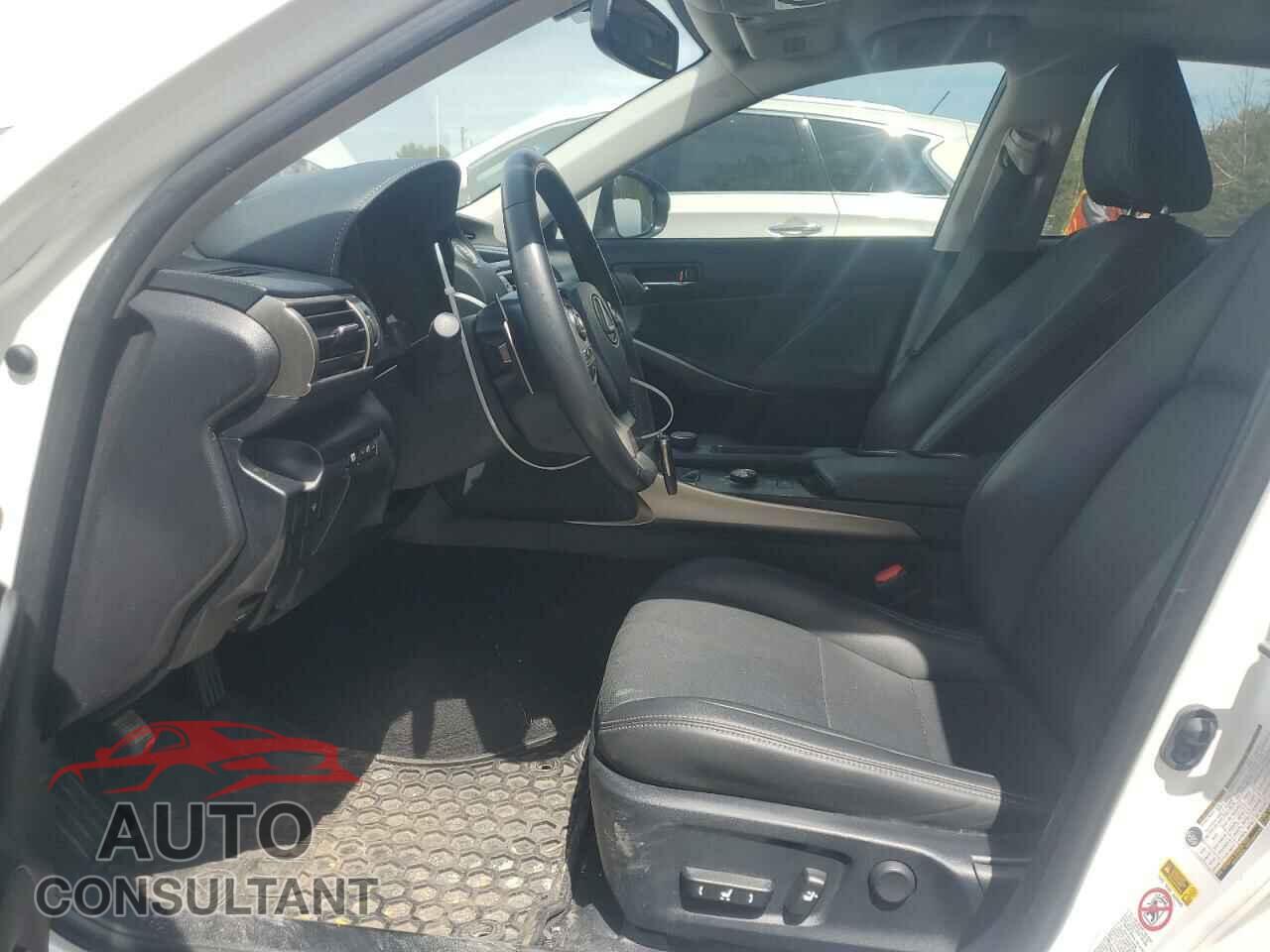 LEXUS IS 2015 - JTHCF1D26F5022057