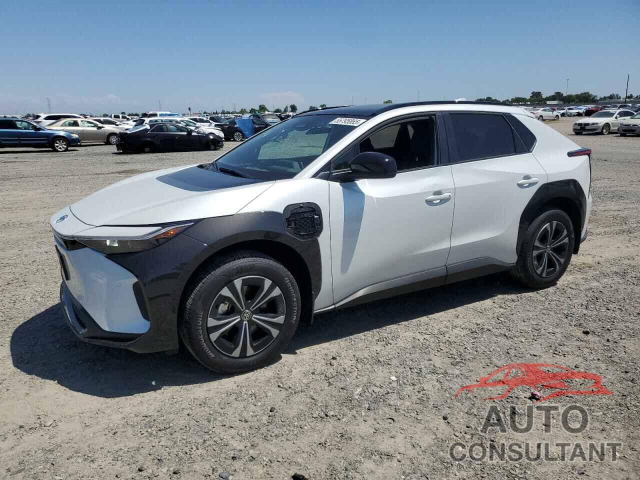 TOYOTA BZ4X XLE 2025 - JTMAAAAA3SA056588