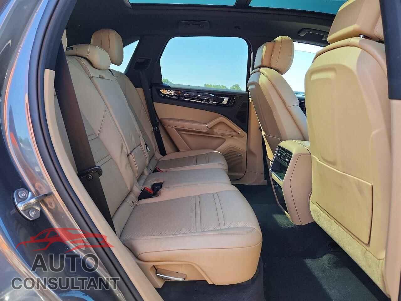 PORSCHE CAYENNE 2021 - WP1AA2AY2MDA04467