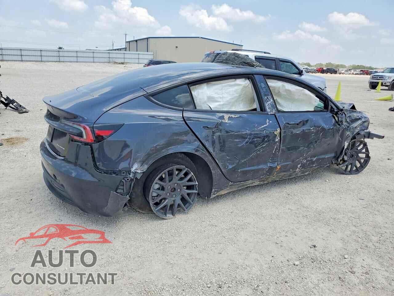 TESLA MODEL 3 2024 - 5YJ3E1EB8RF811638