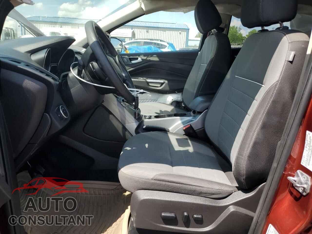 FORD ESCAPE 2015 - 1FMCU9G97FUC60953