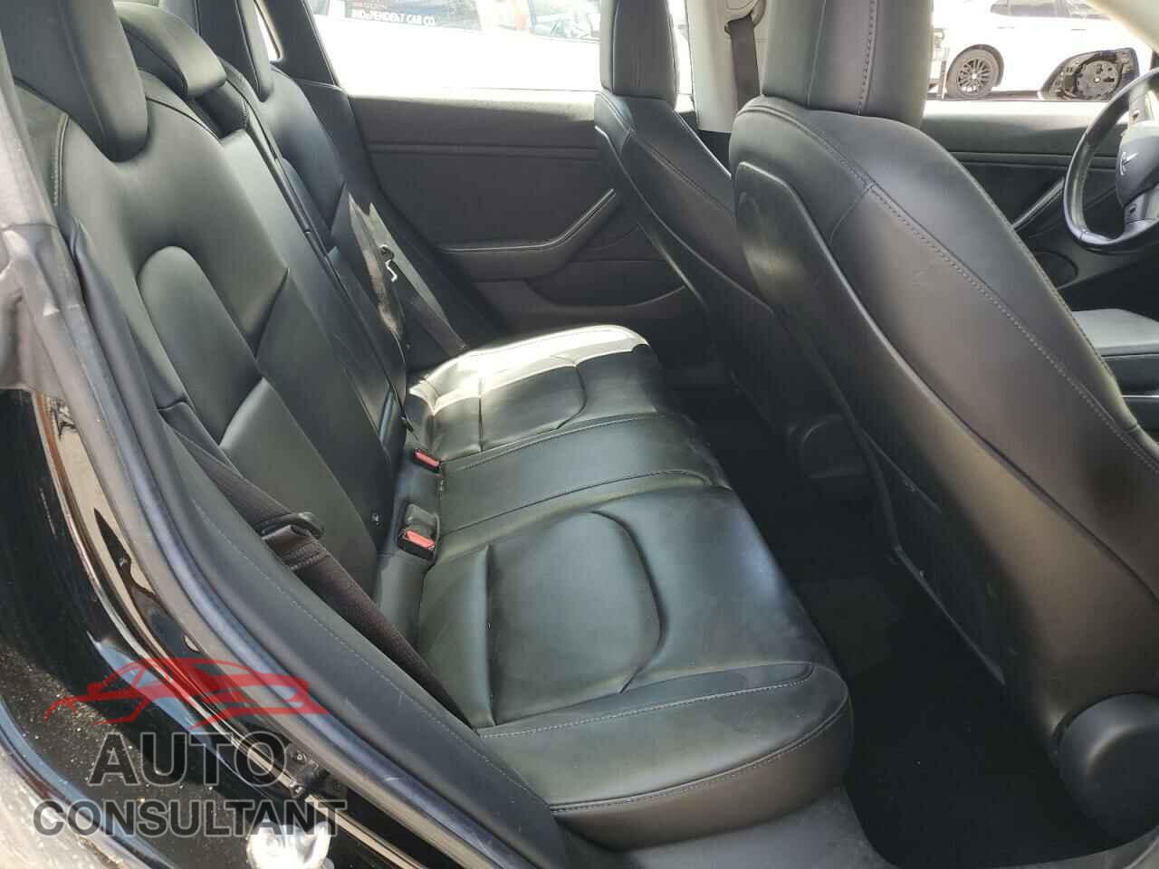 TESLA MODEL 3 2018 - 5YJ3E1EA9JF008431