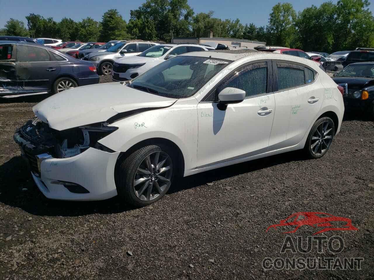 MAZDA 3 2018 - 3MZBN1M35JM275444