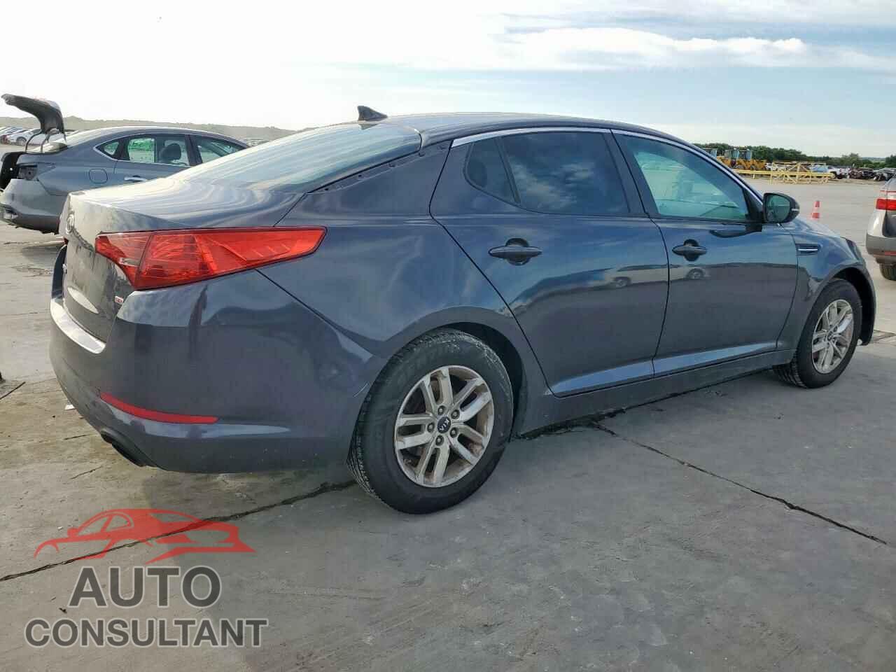 KIA OPTIMA 2011 - KNAGM4A76B5141244