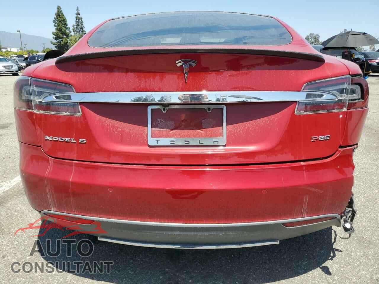 TESLA MODEL S 2015 - 5YJSA1S17FF100429