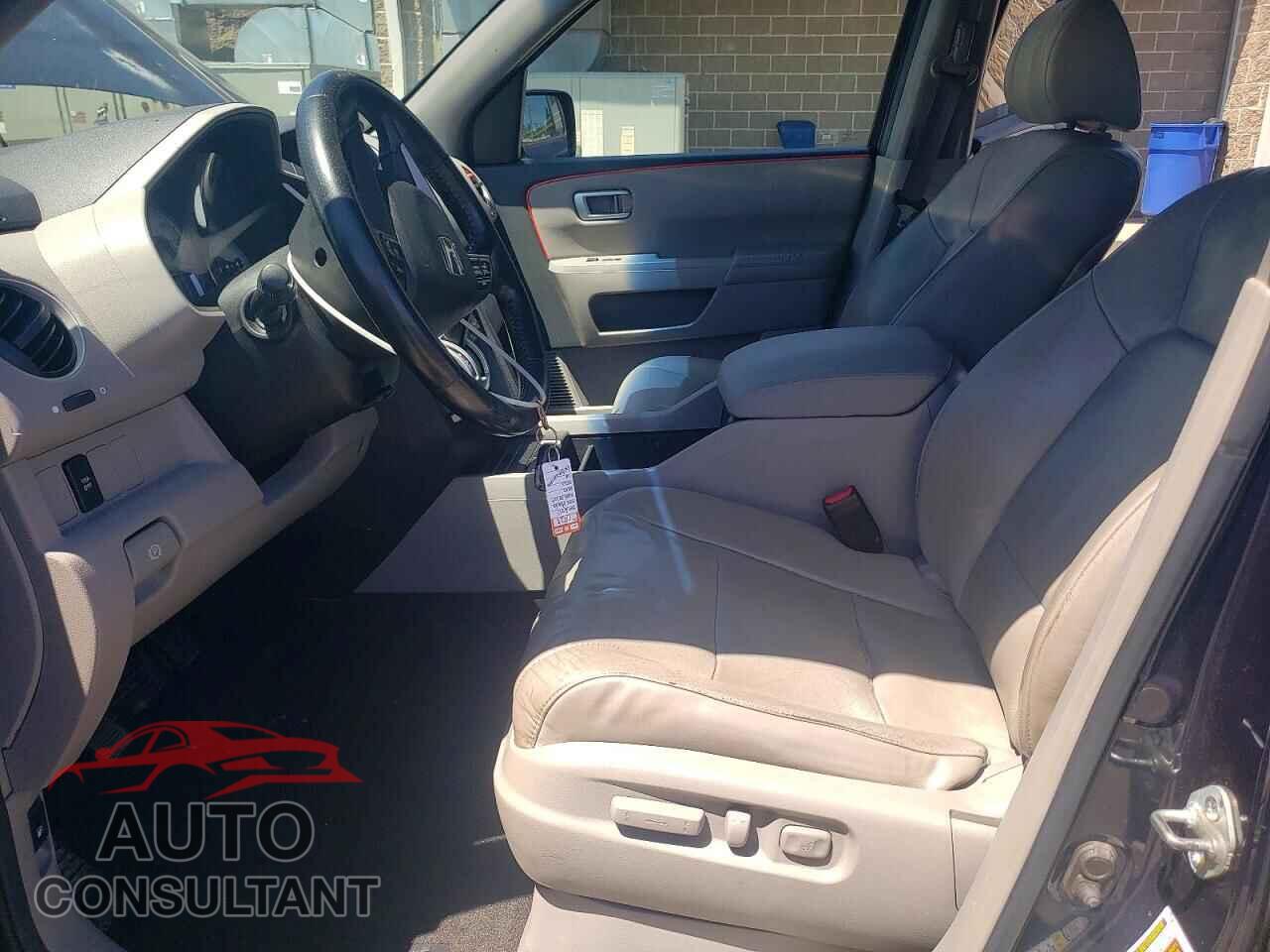 HONDA PILOT 2011 - 5FNYF4H56BB006415