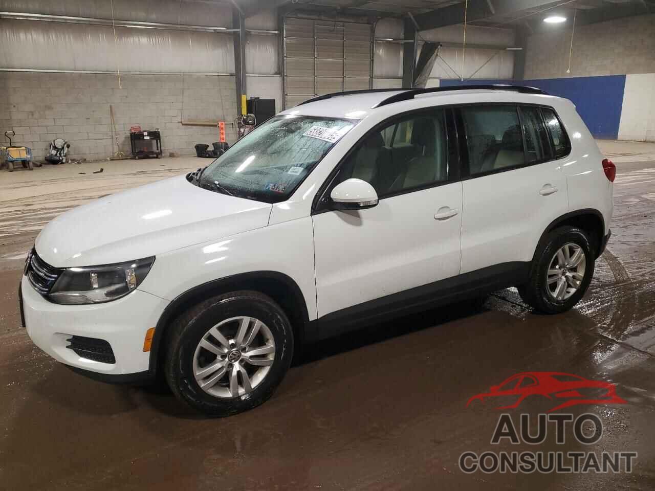 VOLKSWAGEN TIGUAN 2017 - WVGBV7AX5HW503025