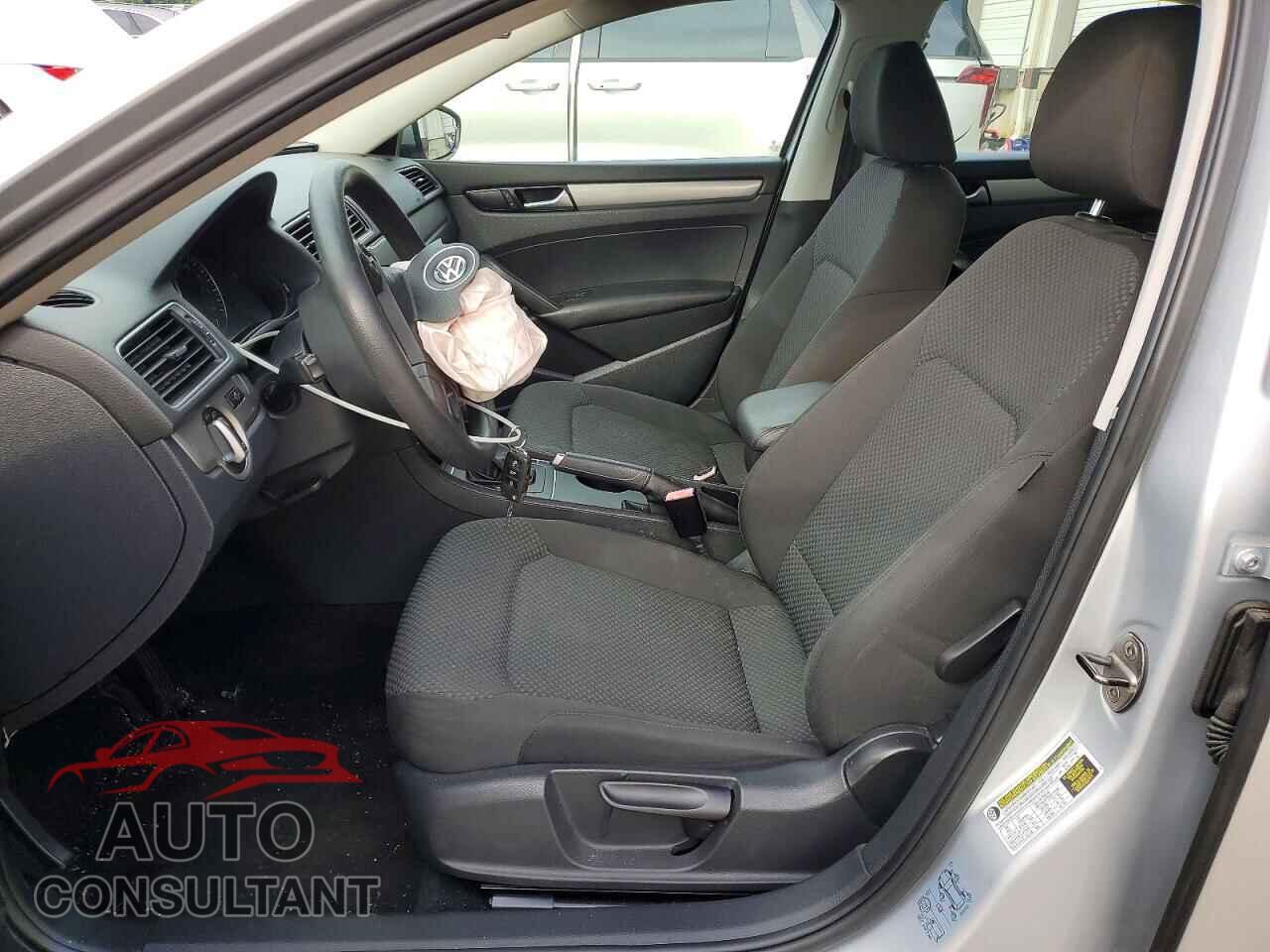 VOLKSWAGEN PASSAT 2013 - 1VWAH7A36DC059151