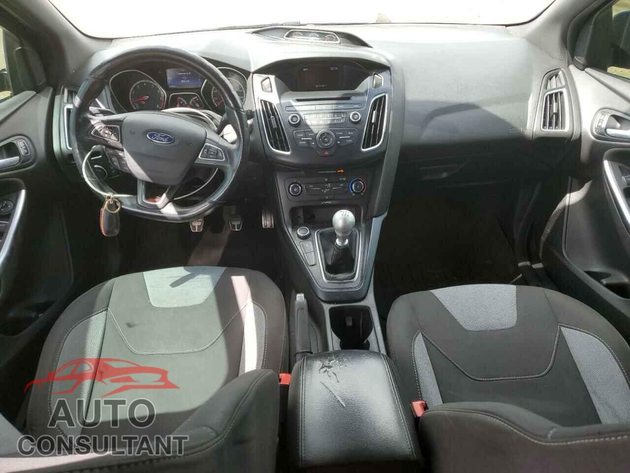 FORD FOCUS 2017 - 1FADP3L98HL348024
