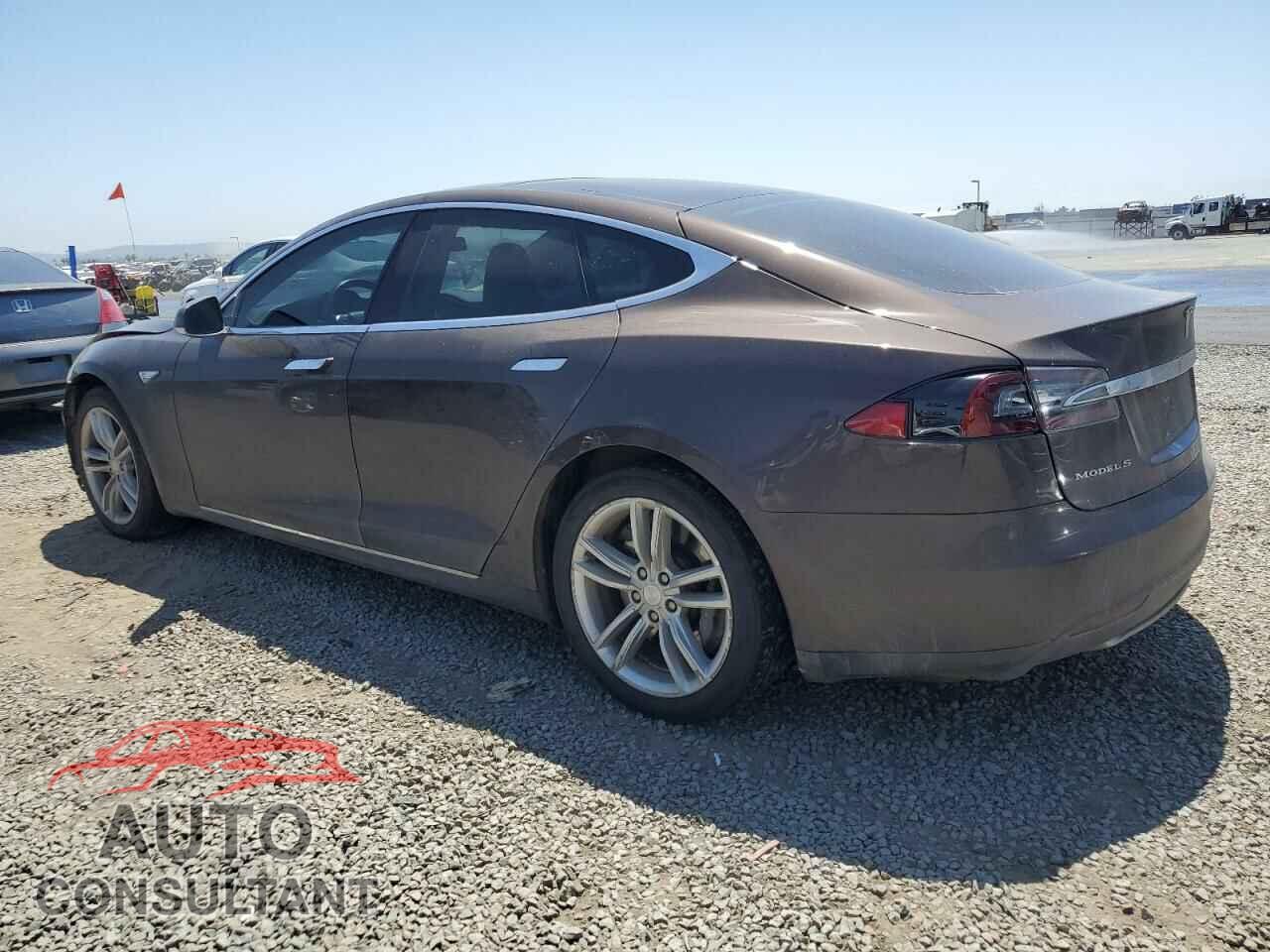 TESLA MODEL S 2014 - 5YJSA1H10EFP43131