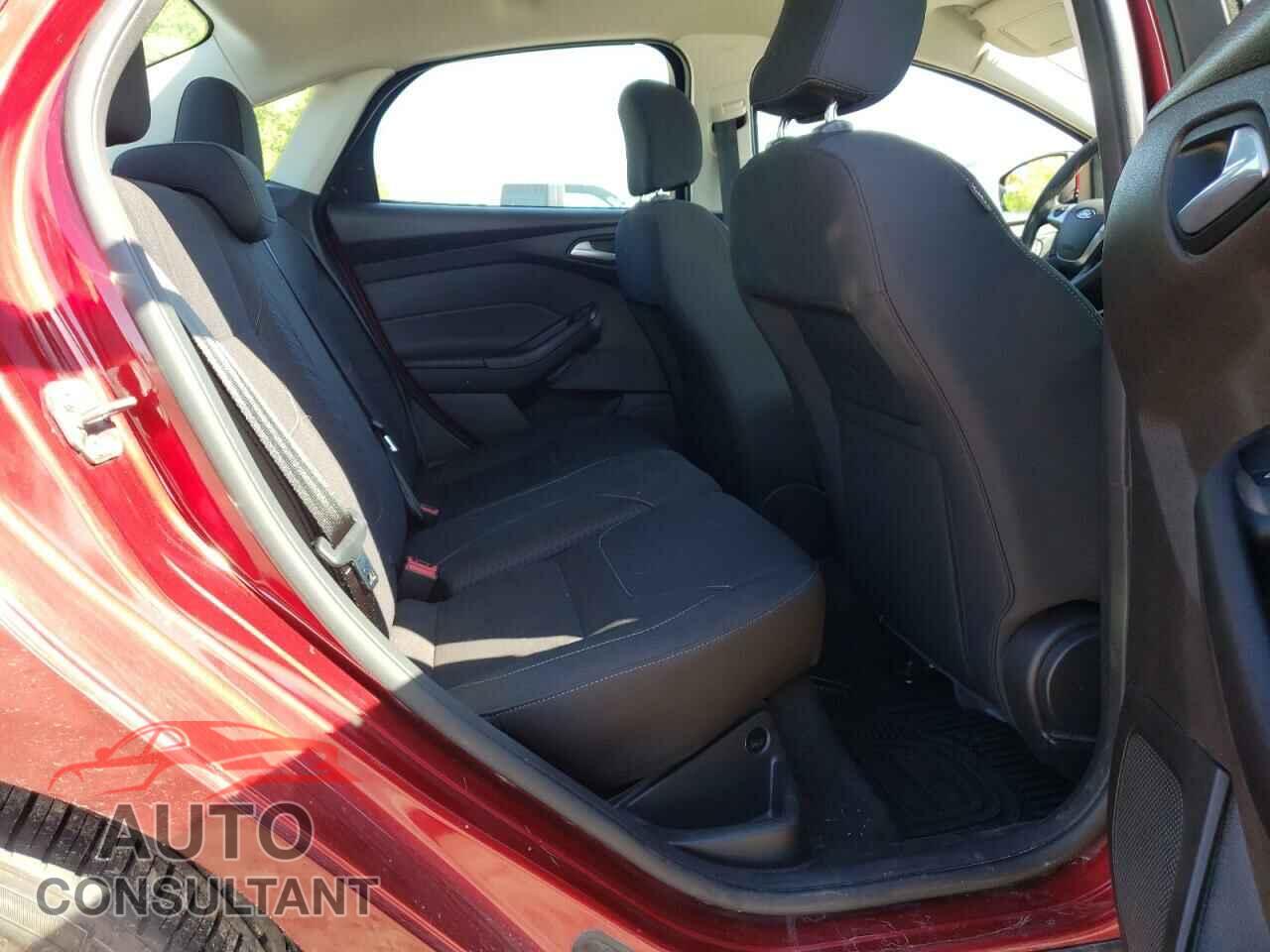 FORD FOCUS 2015 - 1FADP3F29FL358881