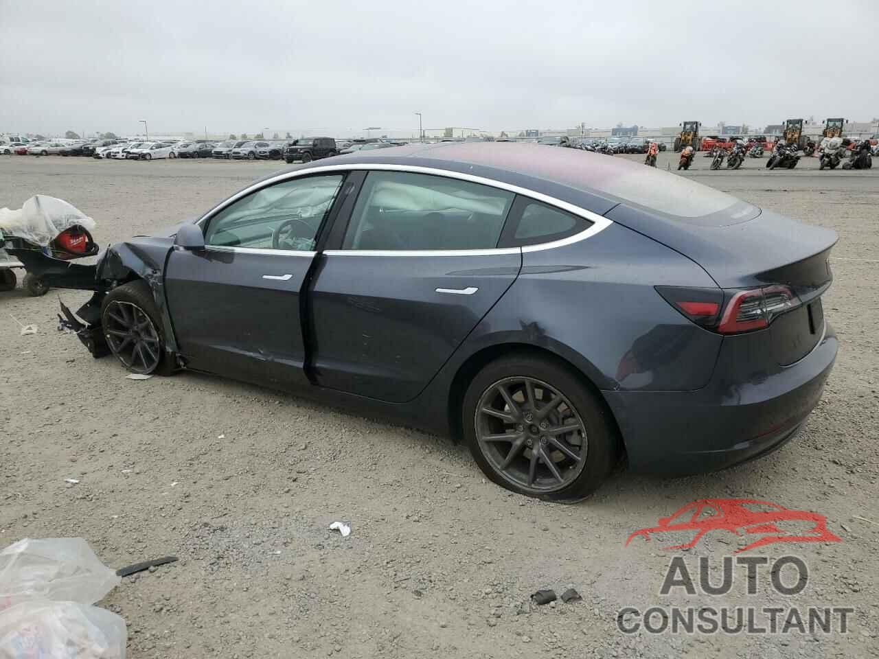 TESLA MODEL 3 2018 - 5YJ3E1EA0JF158217