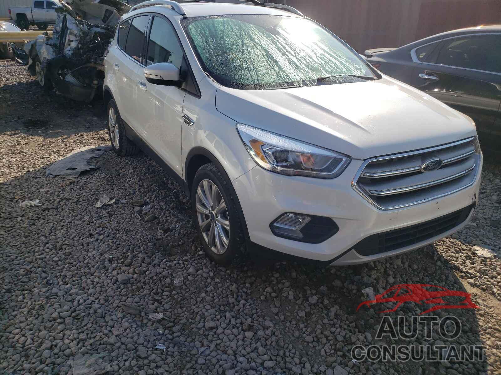 FORD ESCAPE 2017 - 1FMCU0JD8HUE01007