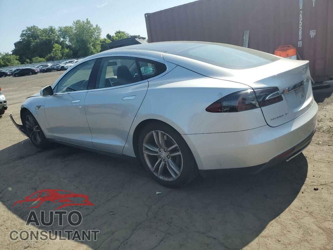 TESLA MODEL S 2013 - 5YJSA1CG9DFP06427