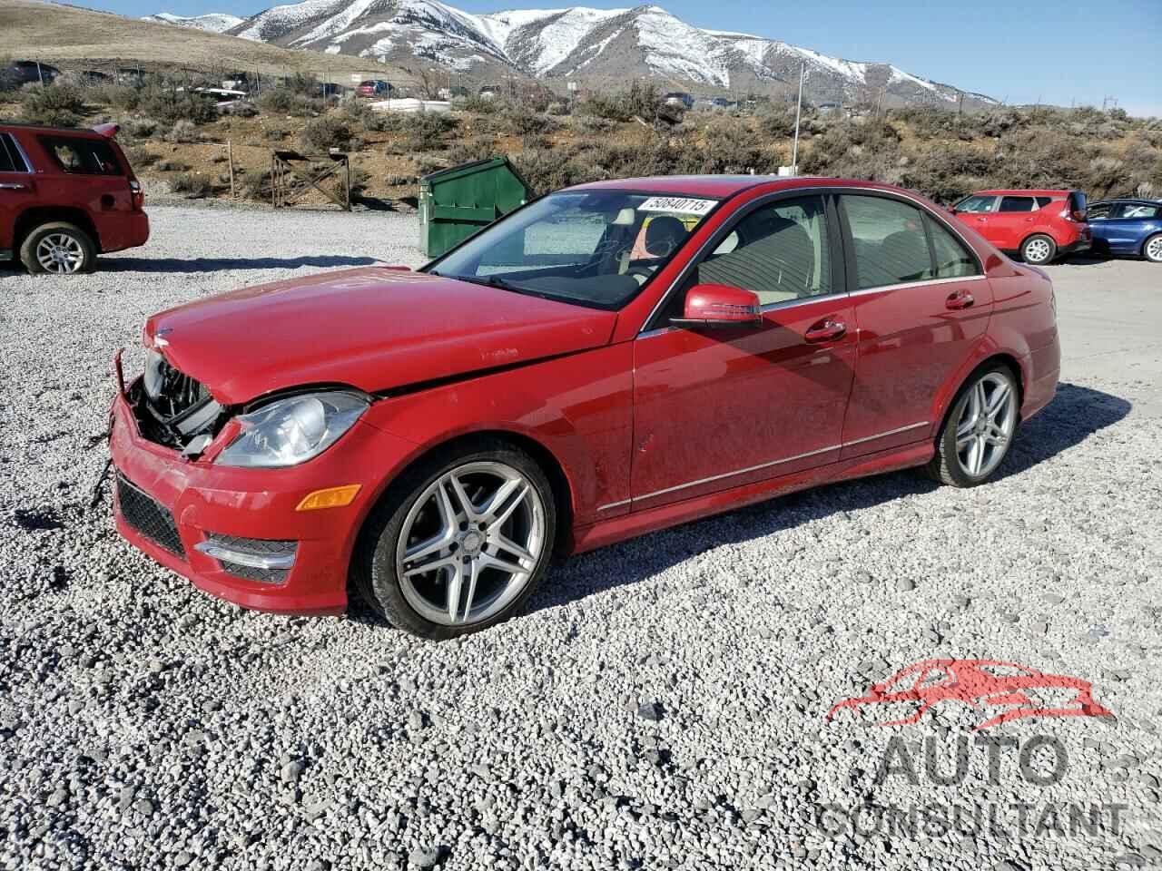 MERCEDES-BENZ C-CLASS 2013 - WDDGF8AB1DG111008