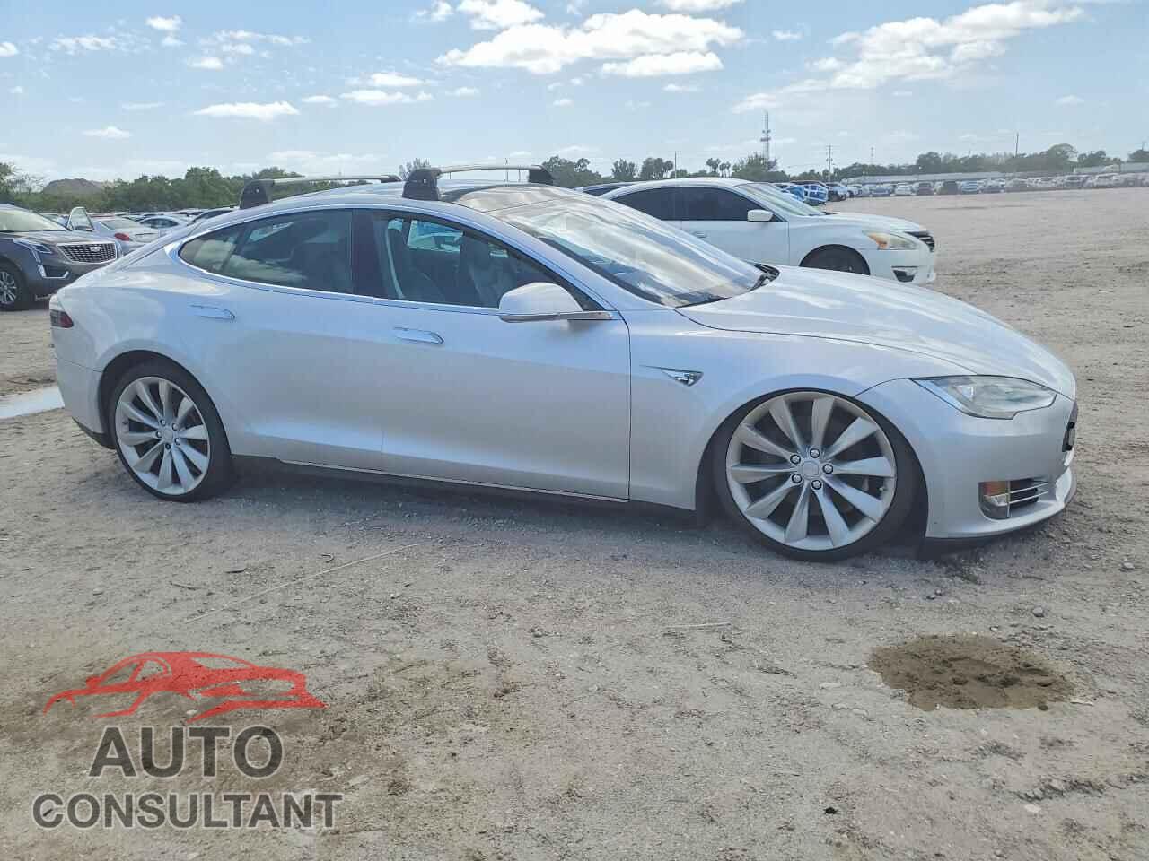TESLA MODEL S 2013 - 5YJSA1CN4DFP04115