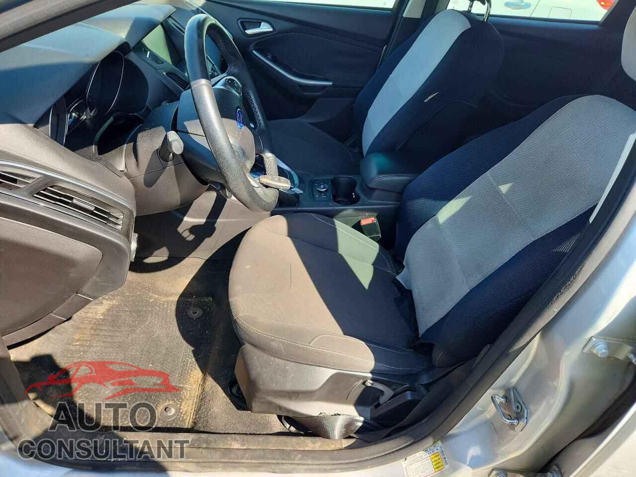 FORD FOCUS 2012 - 1FAHP3N28CL352181