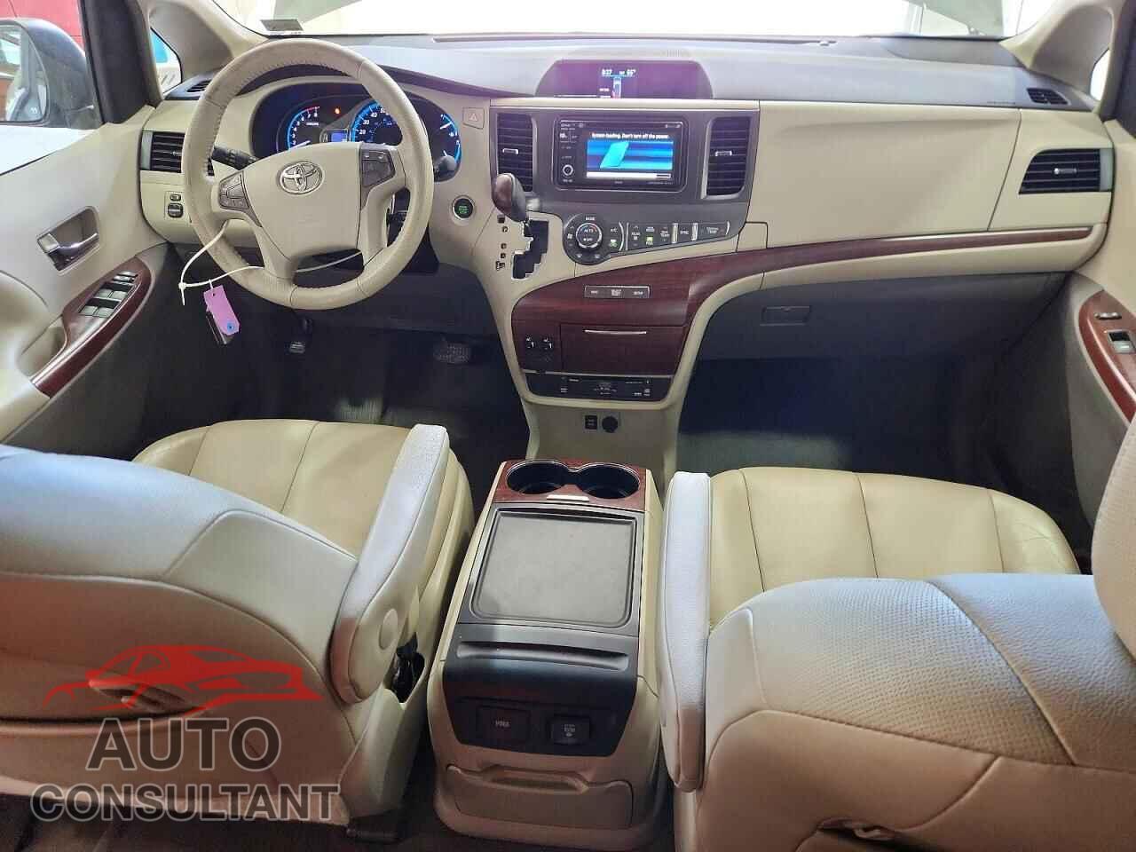 TOYOTA SIENNA 2013 - 5TDYK3DC8DS367640