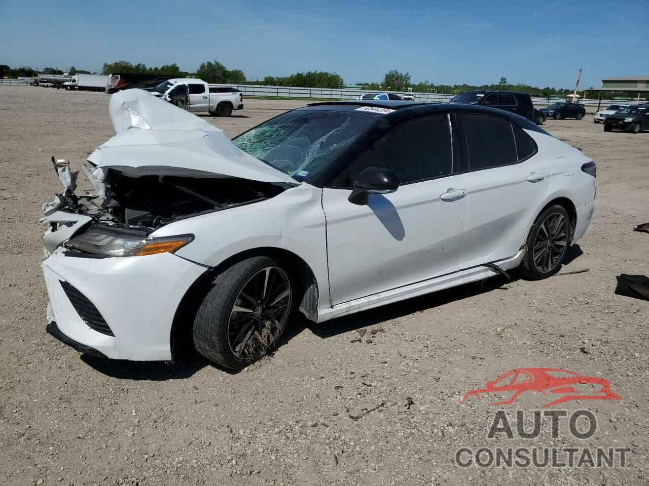 TOYOTA CAMRY 2018 - 4T1BZ1HK3JU010621
