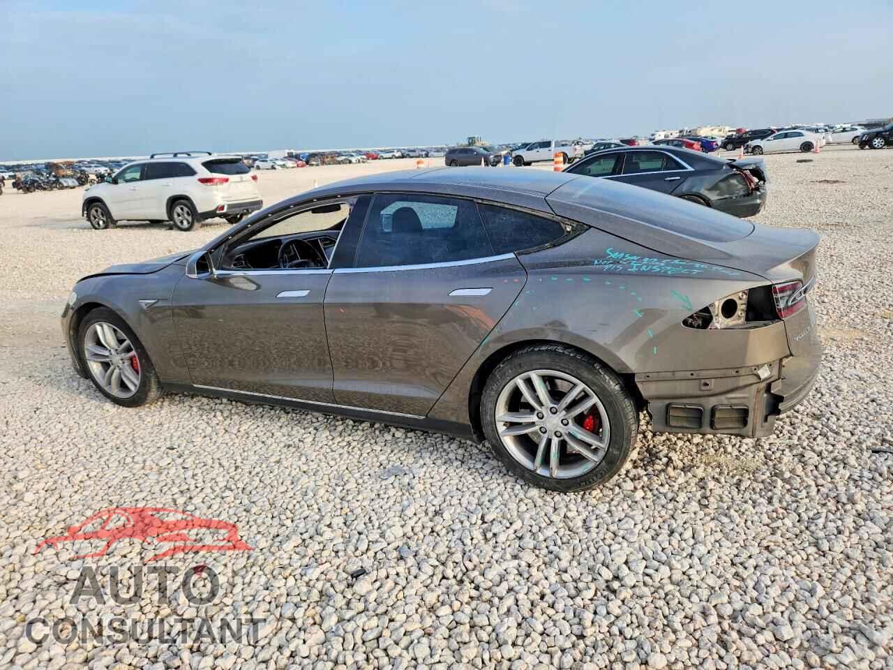 TESLA MODEL S 2015 - 5YJSA1E42FF115359