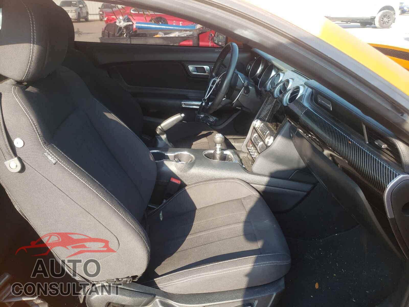 FORD MUSTANG 2019 - 1FA6P8CF4K5142822