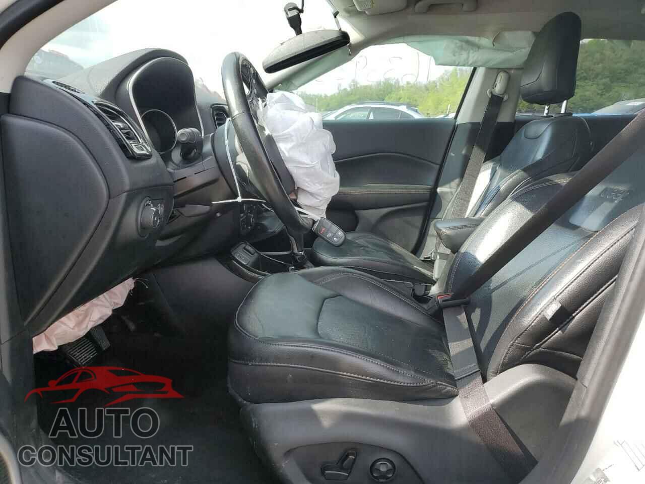 JEEP COMPASS 2019 - 3C4NJCCB5KT660039