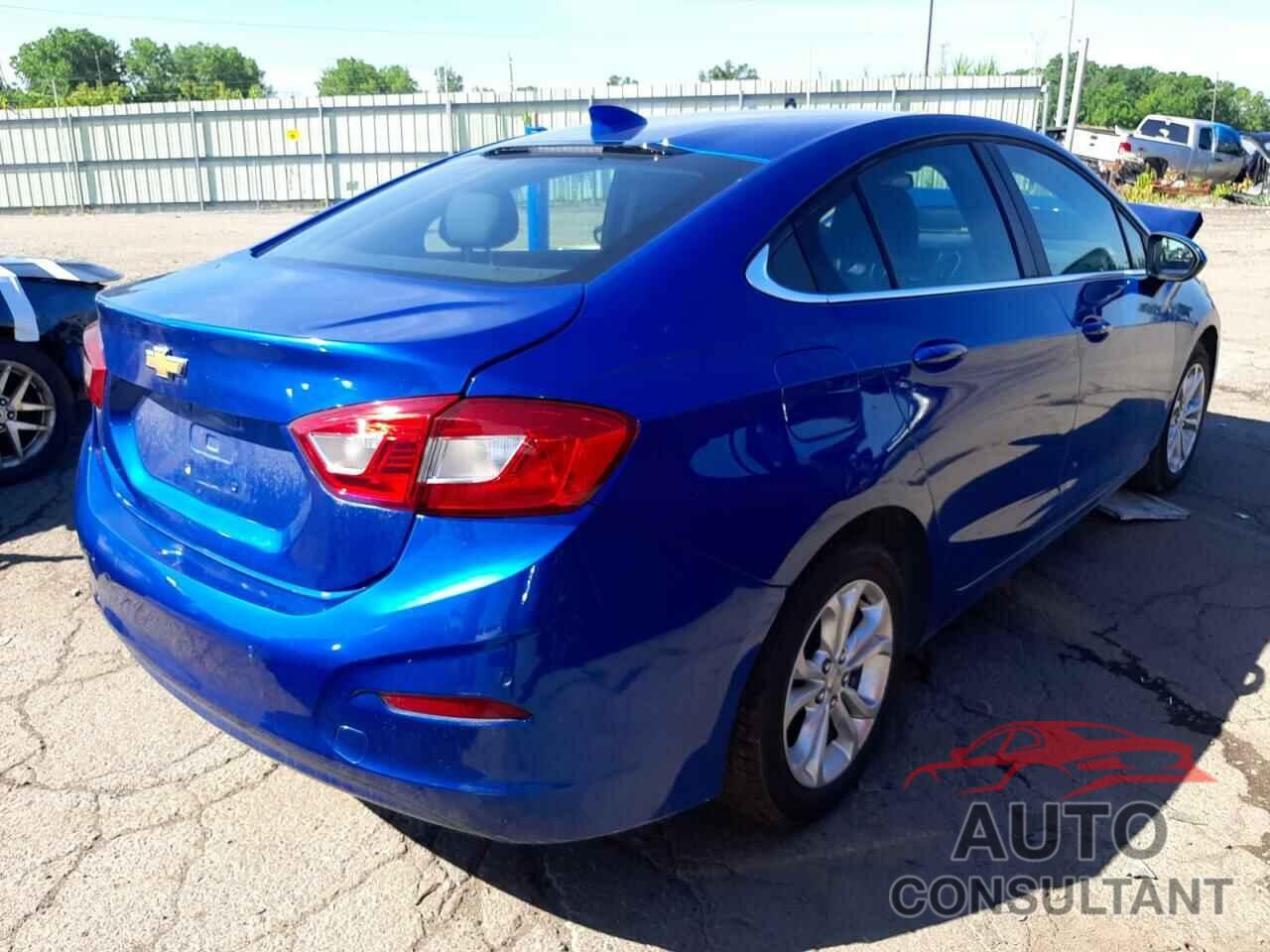 CHEVROLET CRUZE 2019 - 1G1BE5SM8K7136970