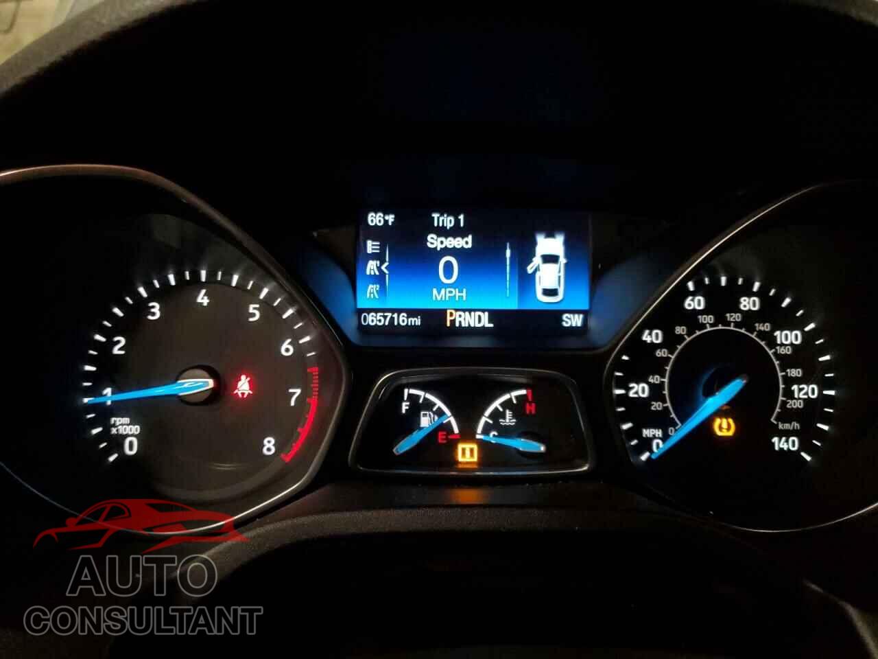 FORD FOCUS 2017 - 1FADP3F27HL320097