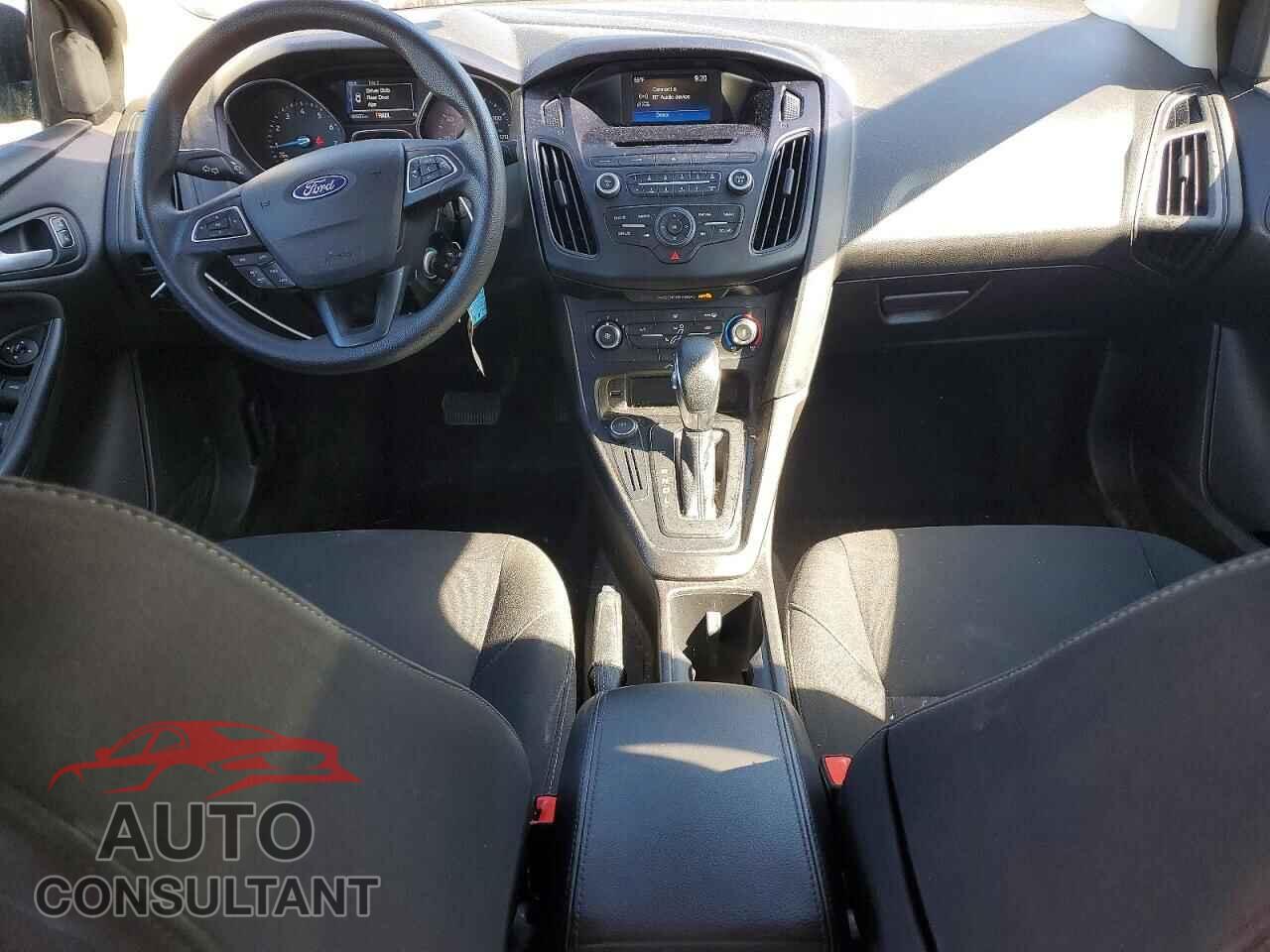 FORD FOCUS 2017 - 1FADP3F27HL302117
