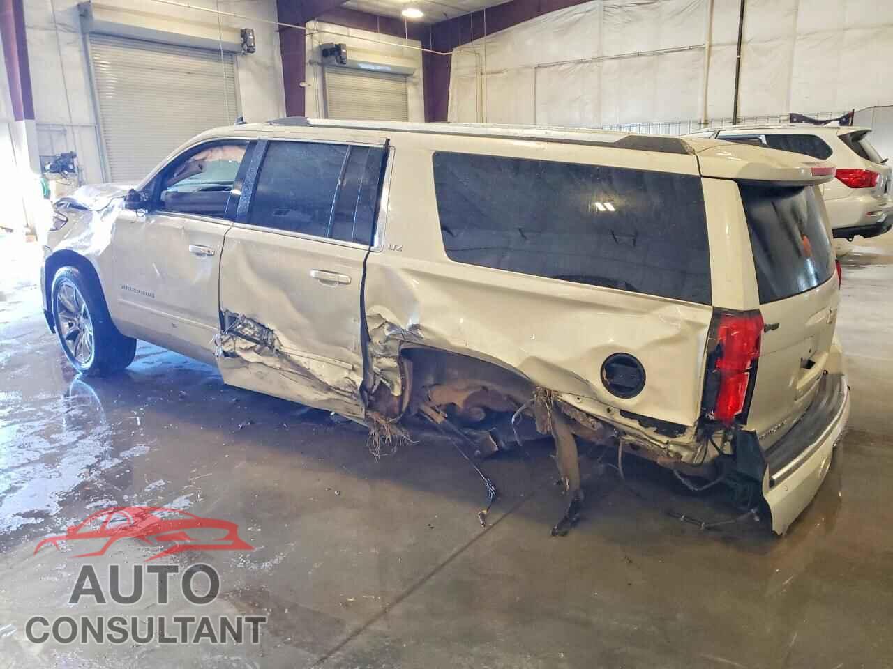 CHEVROLET SUBURBAN 2015 - 1GNSKKKC8FR260762