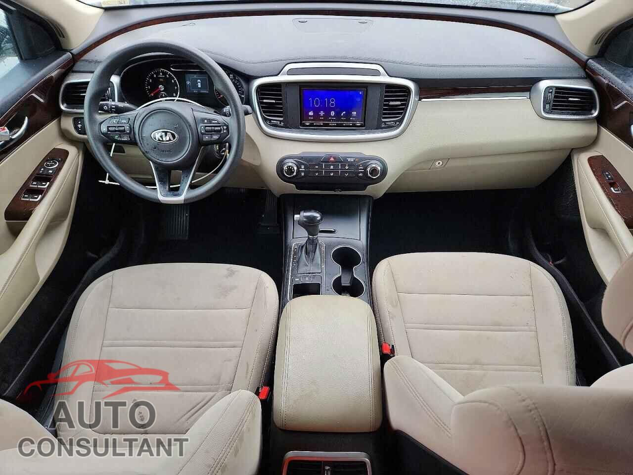 KIA SORENTO 2017 - 5XYPGDA37HG218968