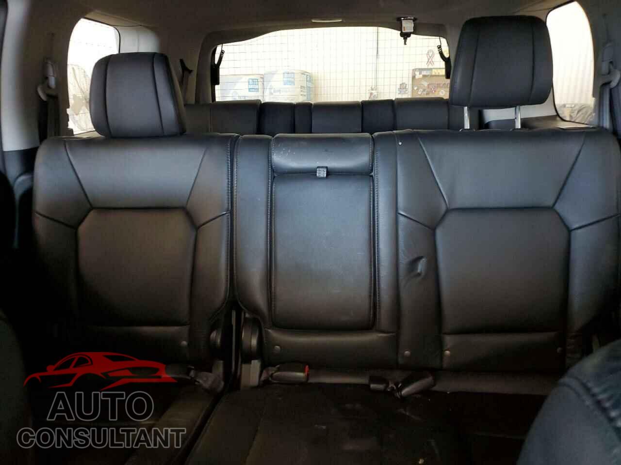 HONDA PILOT 2015 - 5FNYF4H50FB044387