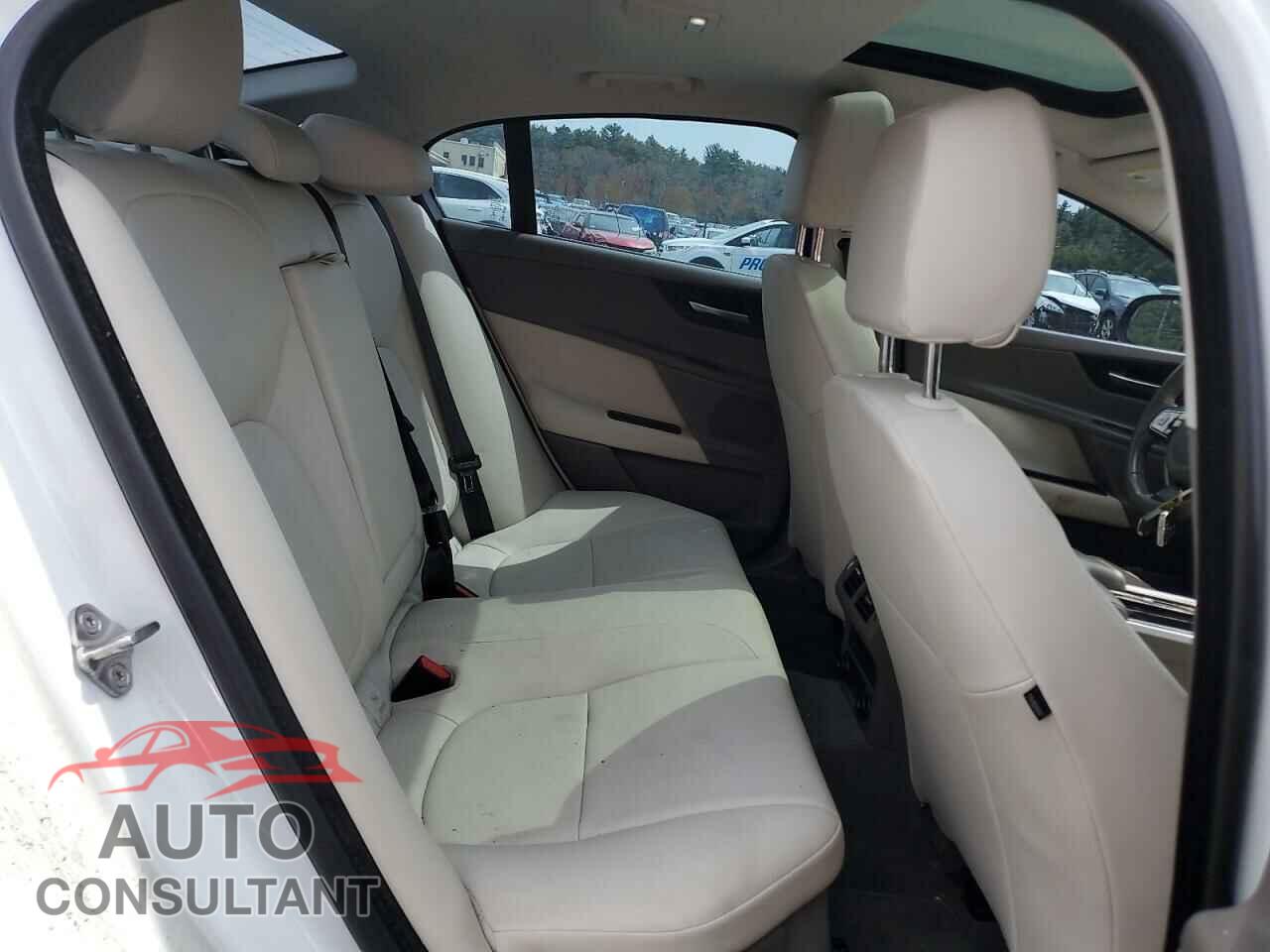JAGUAR XE 2019 - SAJAR4FX4KCP48324