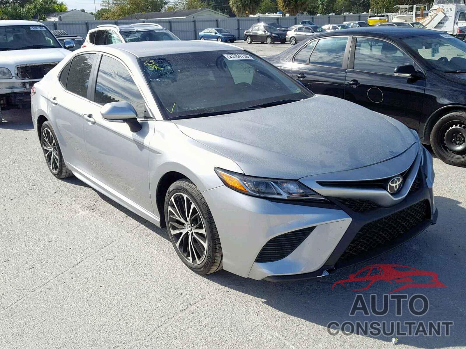 TOYOTA CAMRY 2018 - 4T1B11HK1JU096941